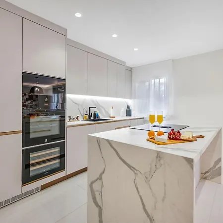 Picasso 2 Royal 아파트